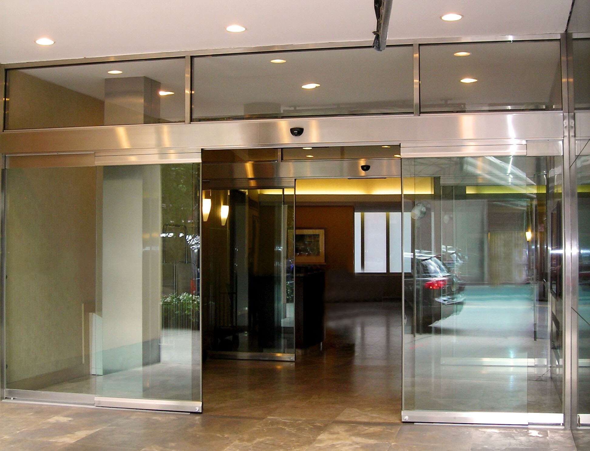 DuraGlide® All Glass 2000/3000 AllGlass Automatic Sliding Door